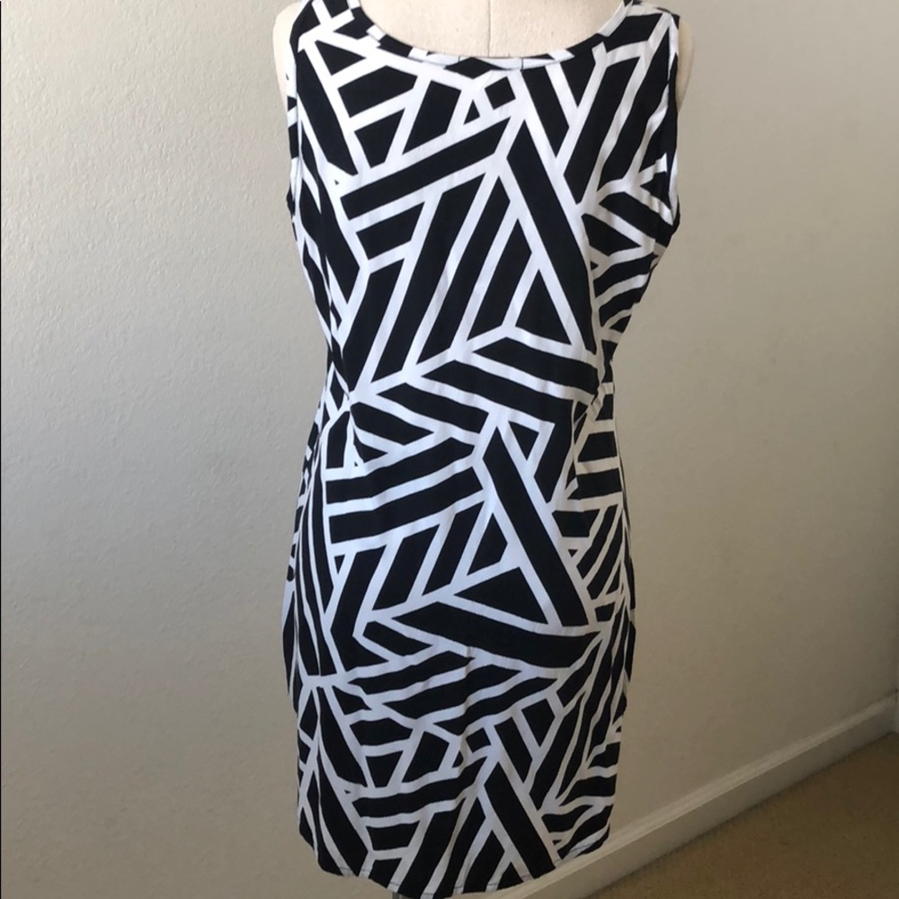 Dress - Picture 3 of 4